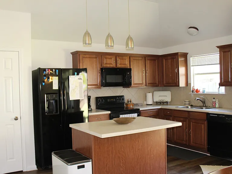 1908 Melissa Oaks Ln — Photo 5