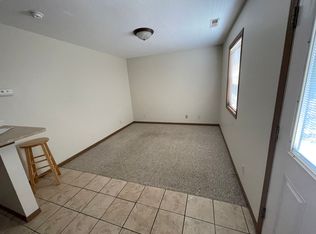 6th Street Apartments, Charleston, IL 61920