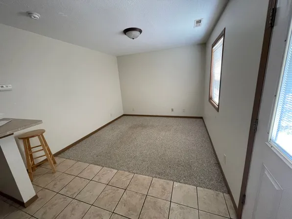 6th Street Apartments