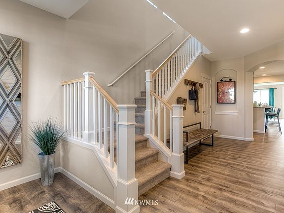 3rd image of 15362 200th Ave E #100