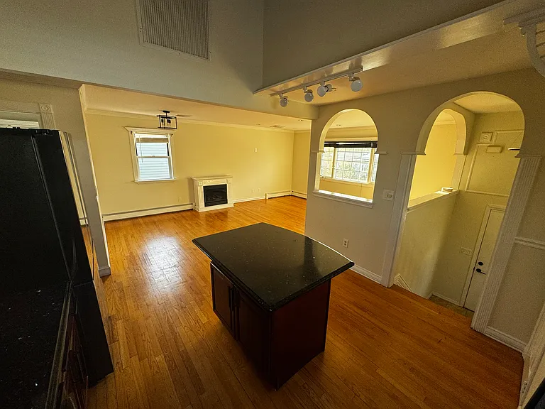 23 W Alhambra Ave #1 — Photo 5