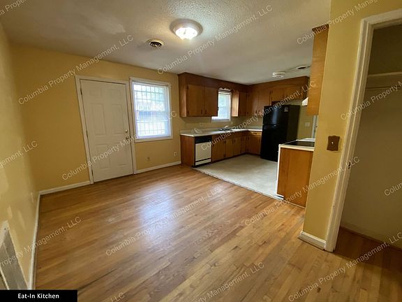 4th image of 215 Kingnut Dr