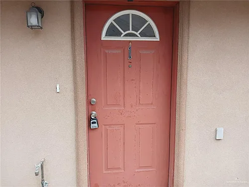 2101 Bahamas Dr Photo 1