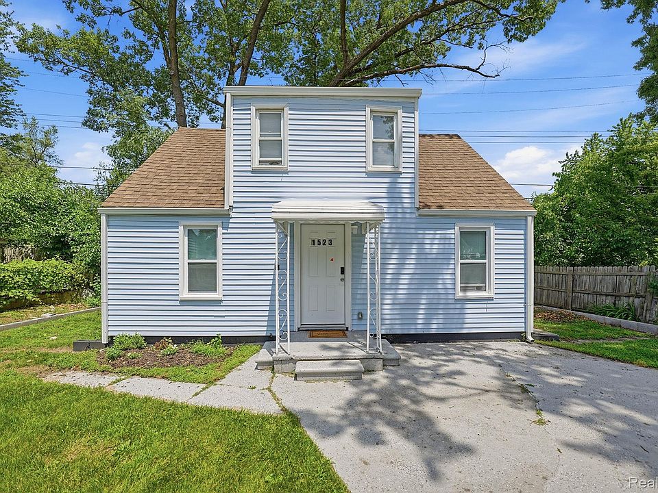 1st image of 1523 E Madge Ave