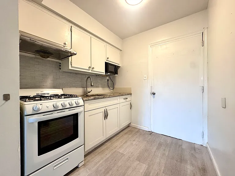 25 Fingerboard Rd #1F — Photo 5
