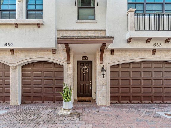 4th image of 632 Windward Circle N #632