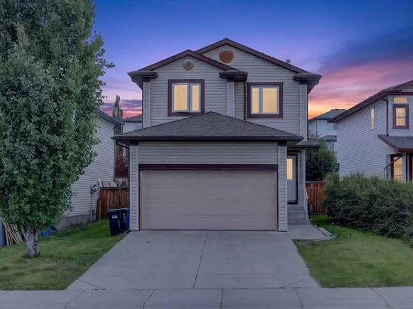 138 S Tuscarora Way NW, Calgary, AB T3L 2H1