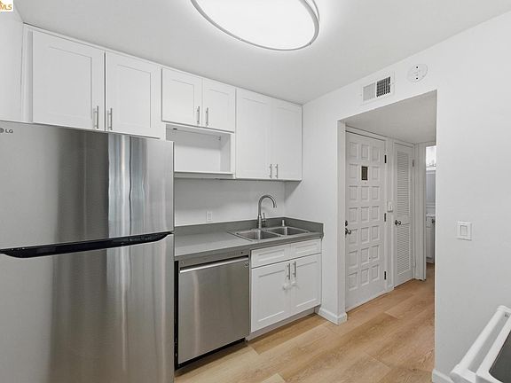 4th image of 1453 Neotomas Ave APT 104