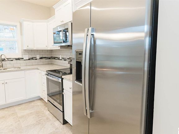3rd image of 414 Lambrusco Way