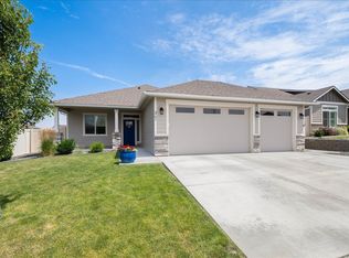 3701 S Van Buren Pl, Kennewick, WA 99338
