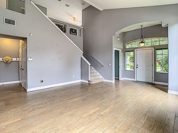 4th image of 5773 White Acres Ln