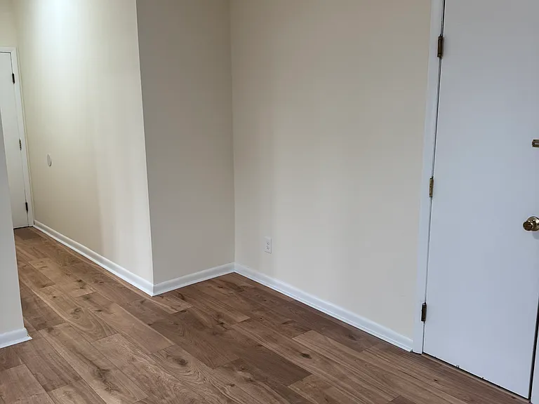 24 High St #2-R — Photo 1