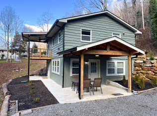 49 Briar Wood Ln, Scaly Mountain, NC 28775