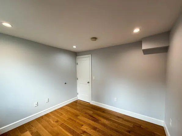 195 Hutton Street image 11 of 26