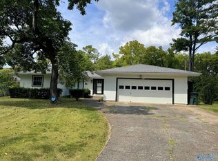 3726 Oakdale Ct NW, Huntsville, AL 35810