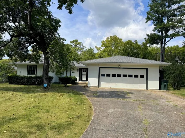 3726 Oakdale Ct NW, Huntsville, AL 35810