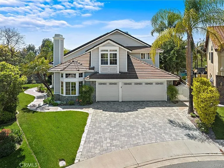 25606 Stratford Pl — Photo 4
