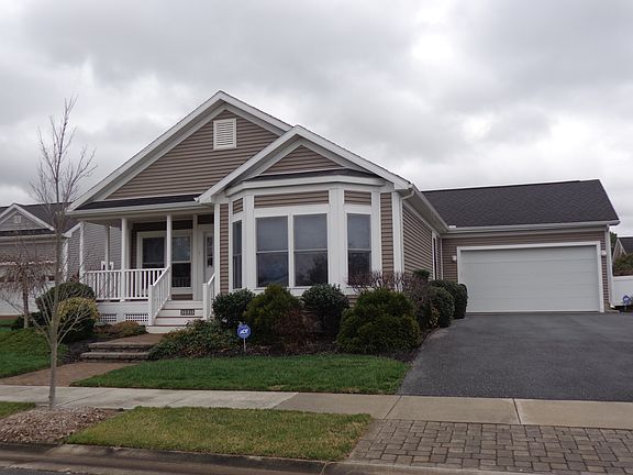 2nd image of 32315 Mulligan Way