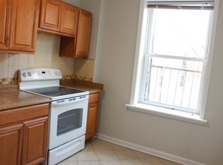 372 Palisade Ave APT 2L, Jersey City, NJ 07307