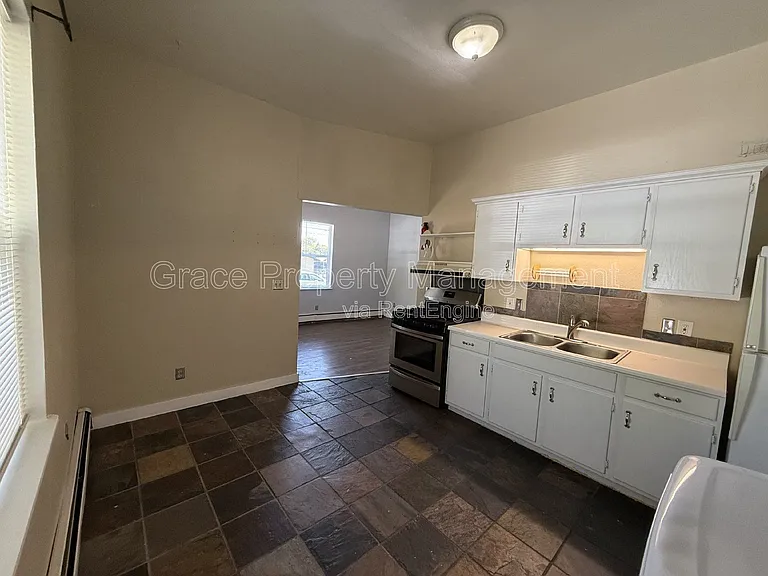 410 E Geneseo St #A — Photo 6