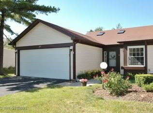 323 Juniper Cir, Streamwood, IL 60107