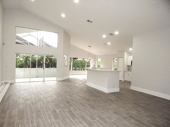 2nd image of 6130 Pitch Ln