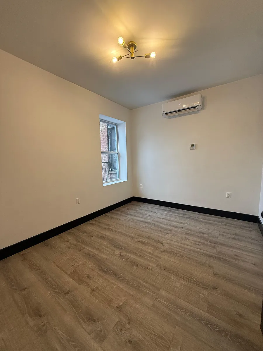 Building Photo - 11 Thomas St #B2B