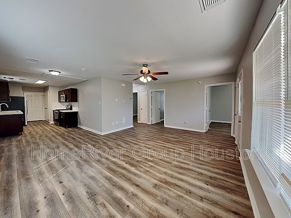 3rd image of 11518 Roandale Dr