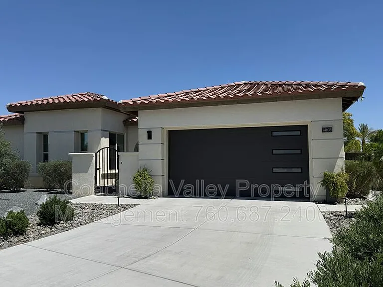 74635 Tesla Dr — Photo 2