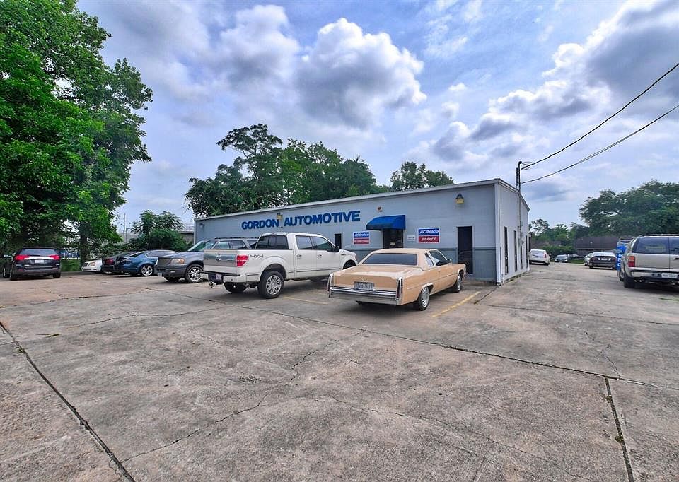 1st image of 16250 Ella Blvd