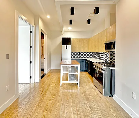 Kitchen, photo 1