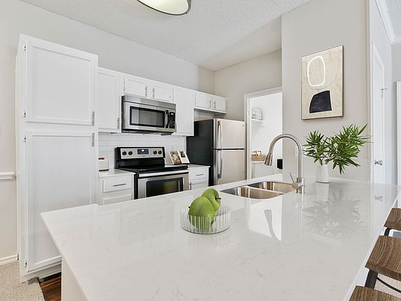 Estates at Las Colinas - U Renovation