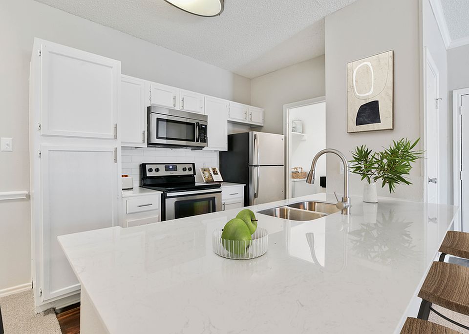 Estates at Las Colinas - U Renovation