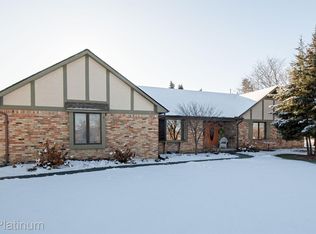 5180 Perry Rd, Grand Blanc, MI 48439