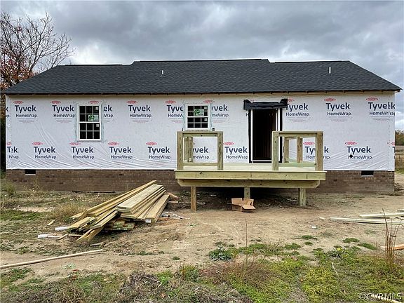 2nd image of 1058 White House Ln