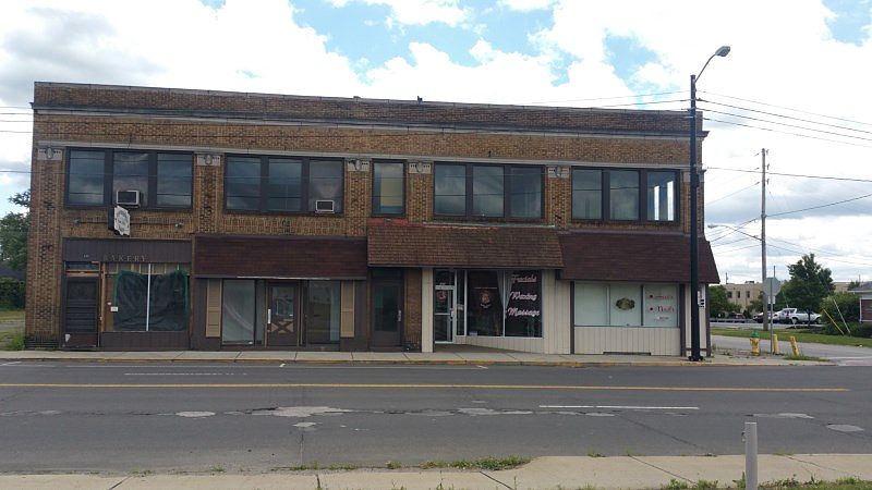 2nd image of 406 E Market St