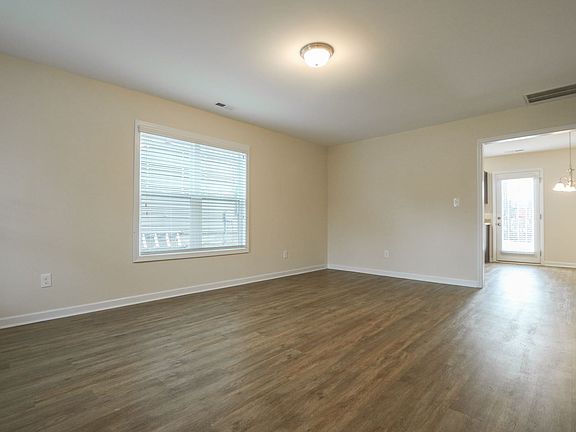 5th image of 67 Piedmont Pl