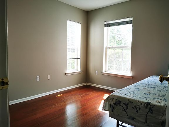 4th image of 2758 S Knightsbridge Cir