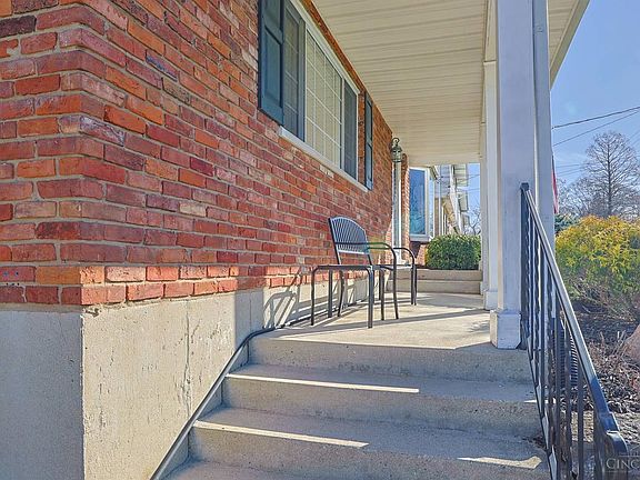 3rd image of 946 McKelvey Rd