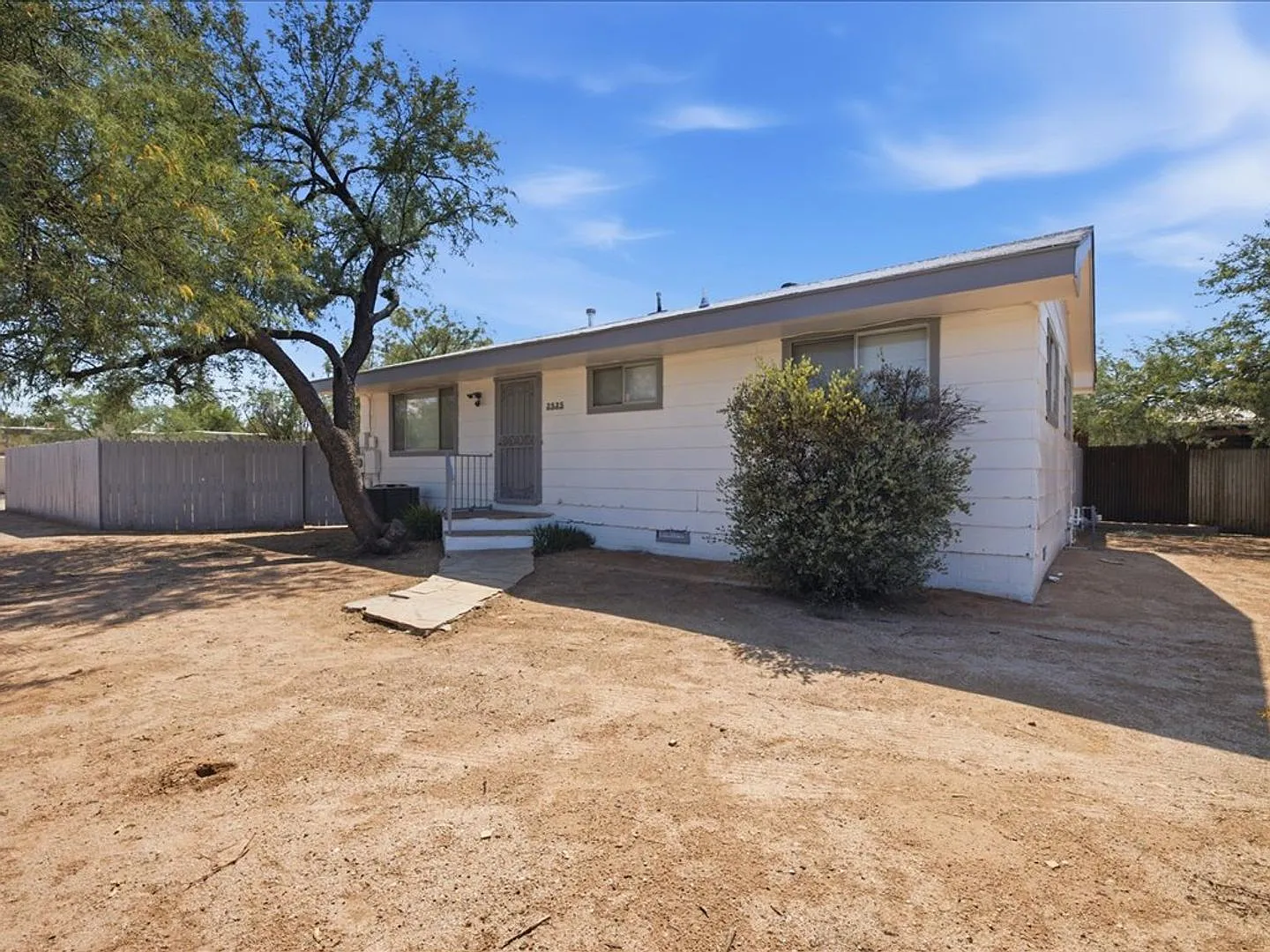Charming 2-Bedroom Home with Spacious Yard & Modern Features — Photo 2