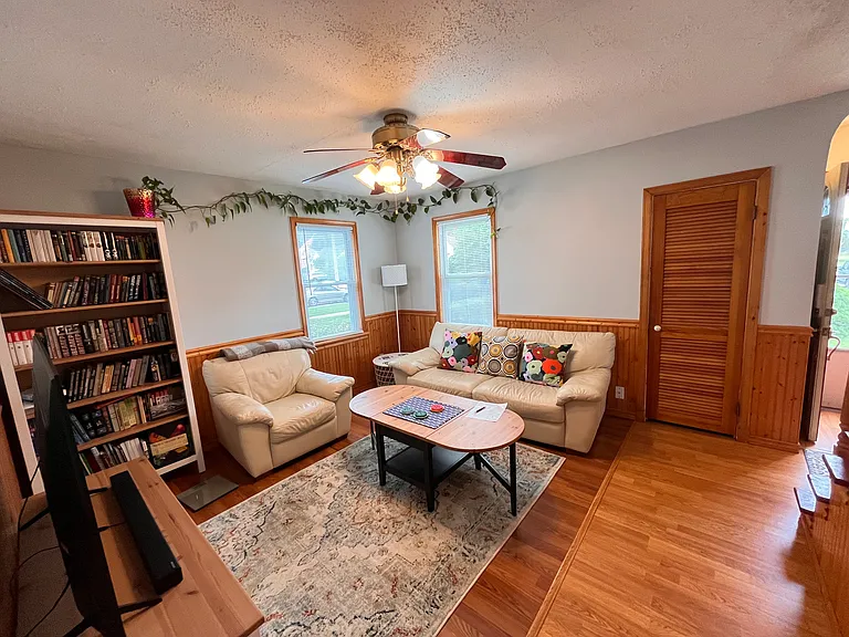 16 Evans Ave — Photo 6