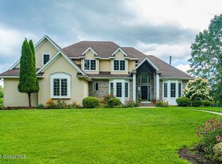 43 Vandenburg Ln, Latham, NY 12110