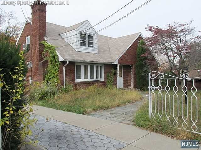2nd image of 561 Harrison Ave