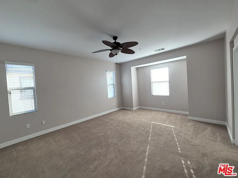 383 Silktree Ave — Photo 9