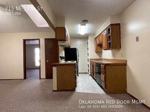 3rd image of 715 NE 11th St
