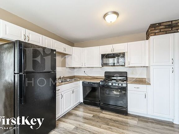 4th image of 806 Chatelet Ct