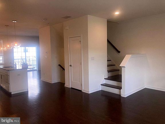 5th image of 15 Nottingham Ln