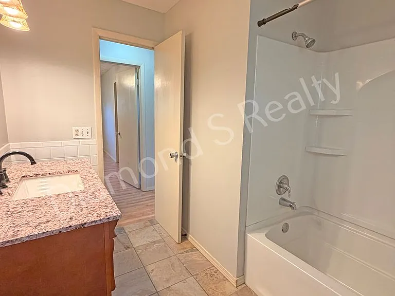 2264 E Nora St — Photo 15