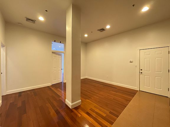 4th image of 1027 Ridge Ave APT 201
