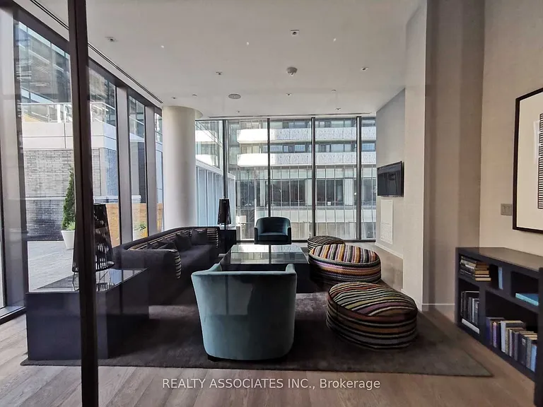42 Charles St E #1304 — Photo 20